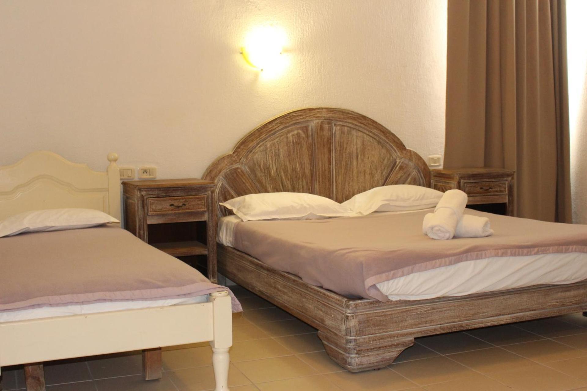 Medina Hotel *